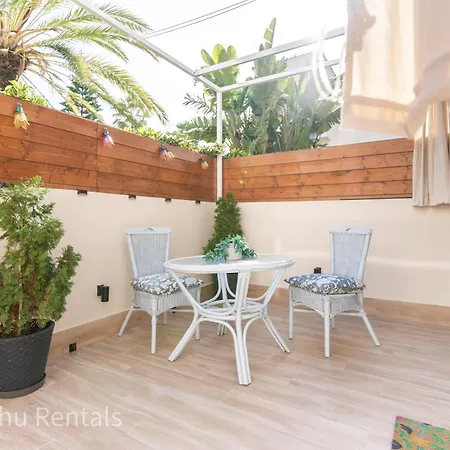 Daire Coastal Retreat With Private Patio Steps From Torremolinos